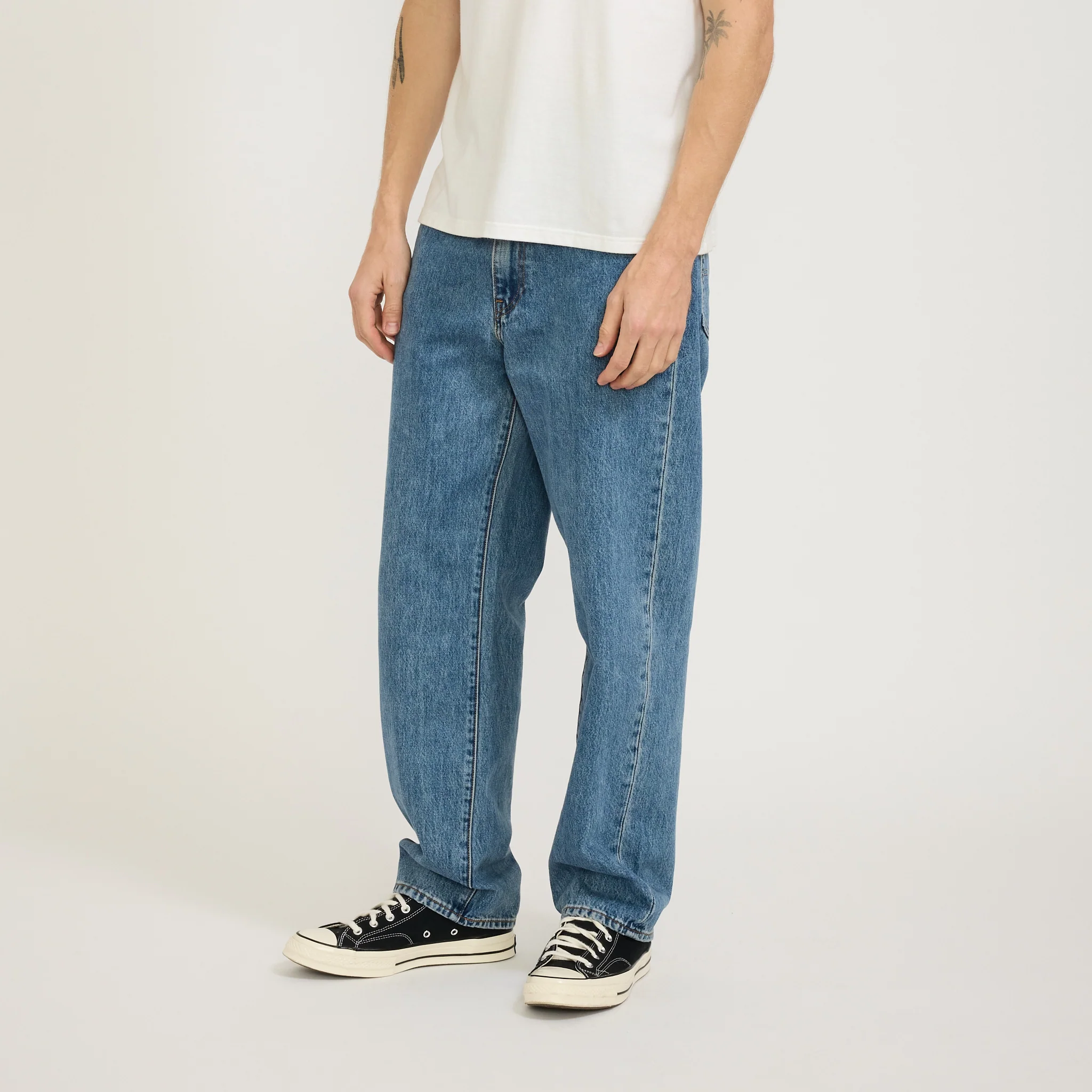 568 Loose Straight Blue Essentials