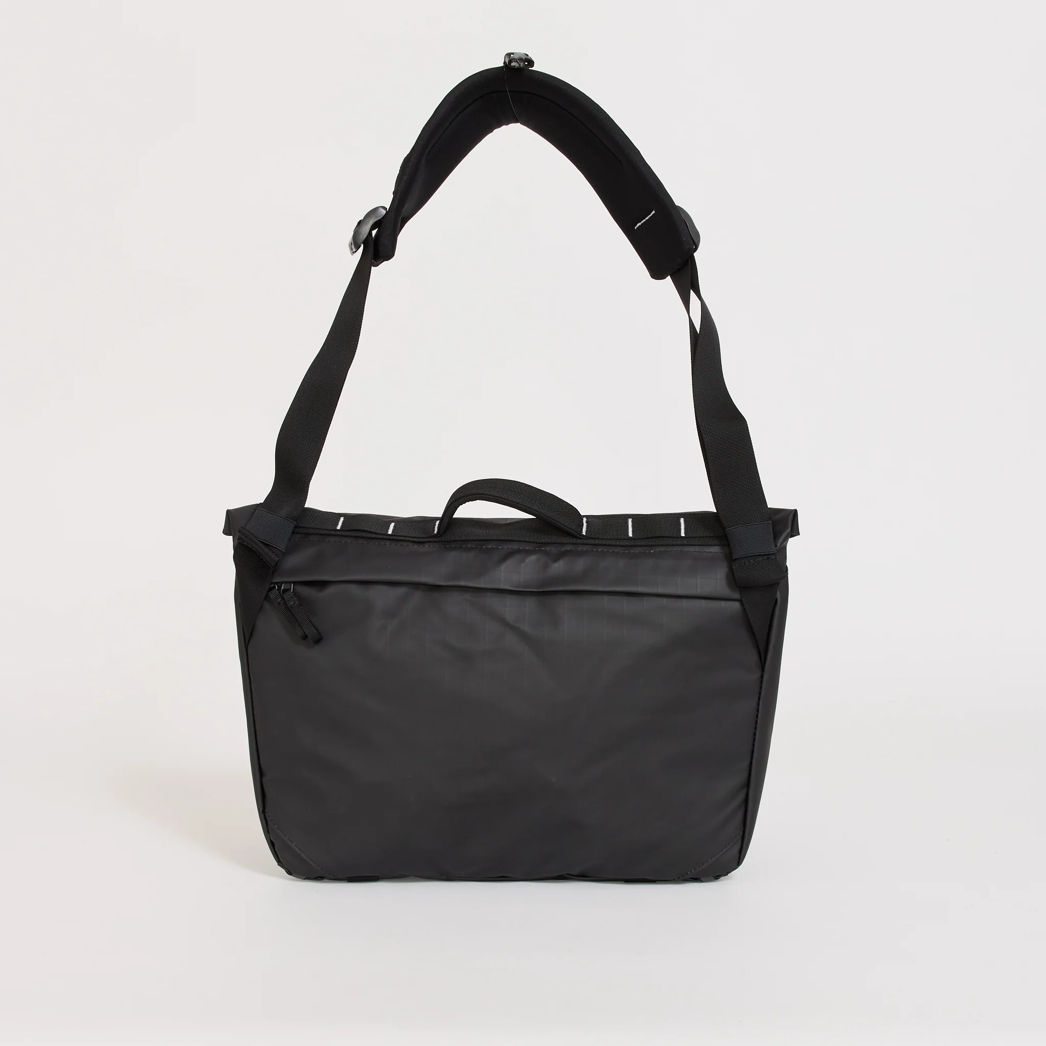 Base Camp Voyager Messenger Bag TNF Black - Image 4