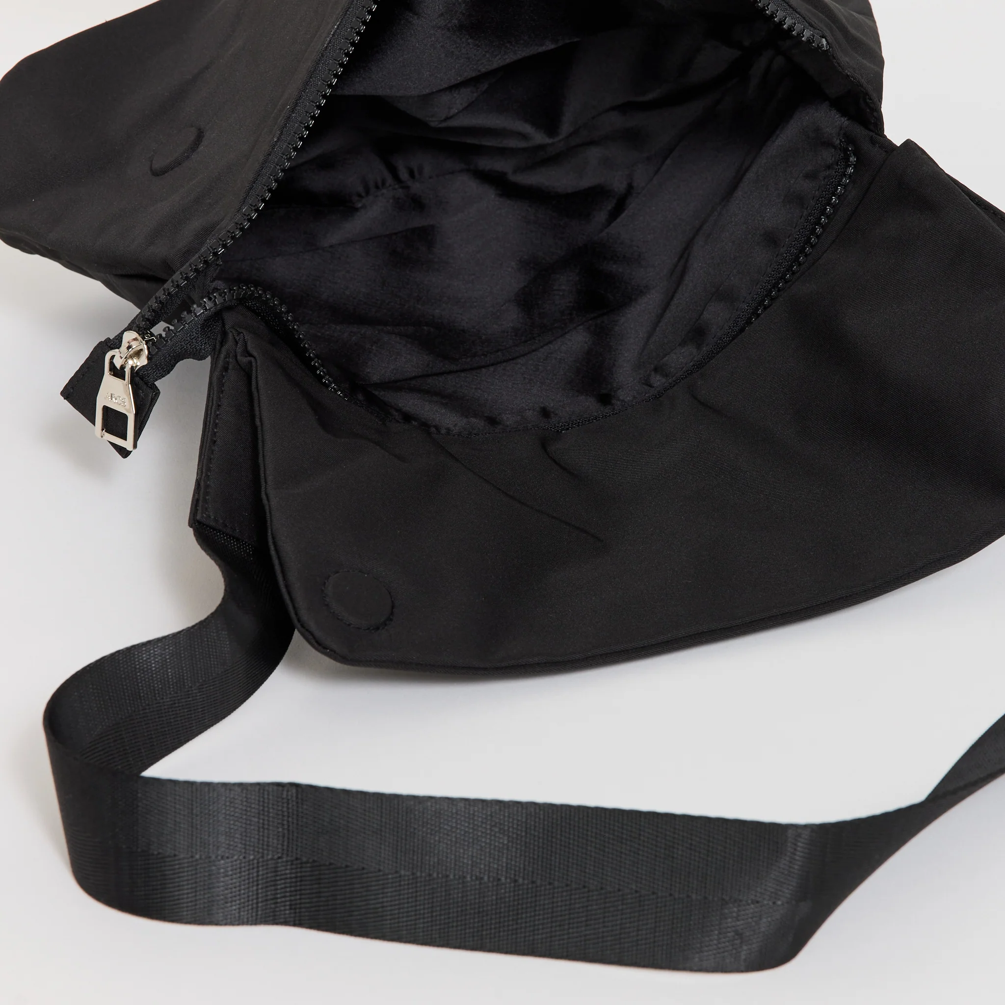 Club Cross Body Black - Image 3