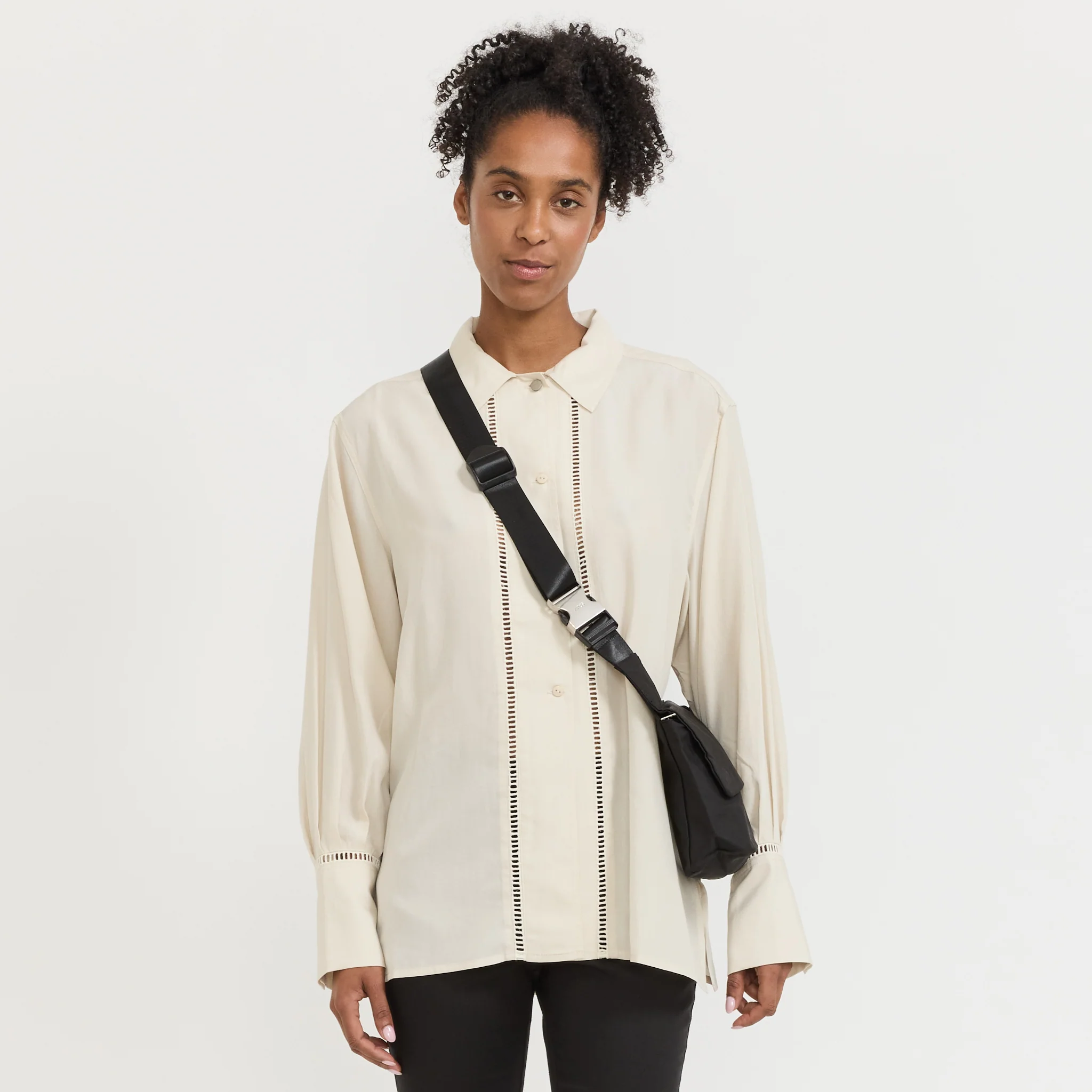 Club Cross Body Black - Image 8