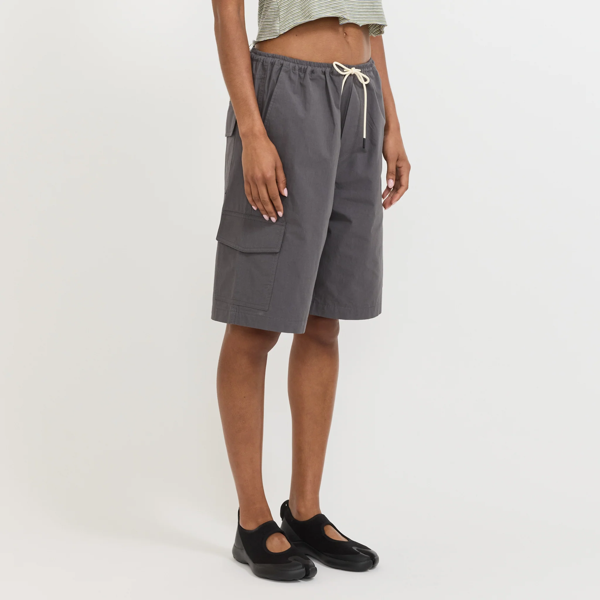 Crushed Cotton Cargo Short Washed Black - Image 3