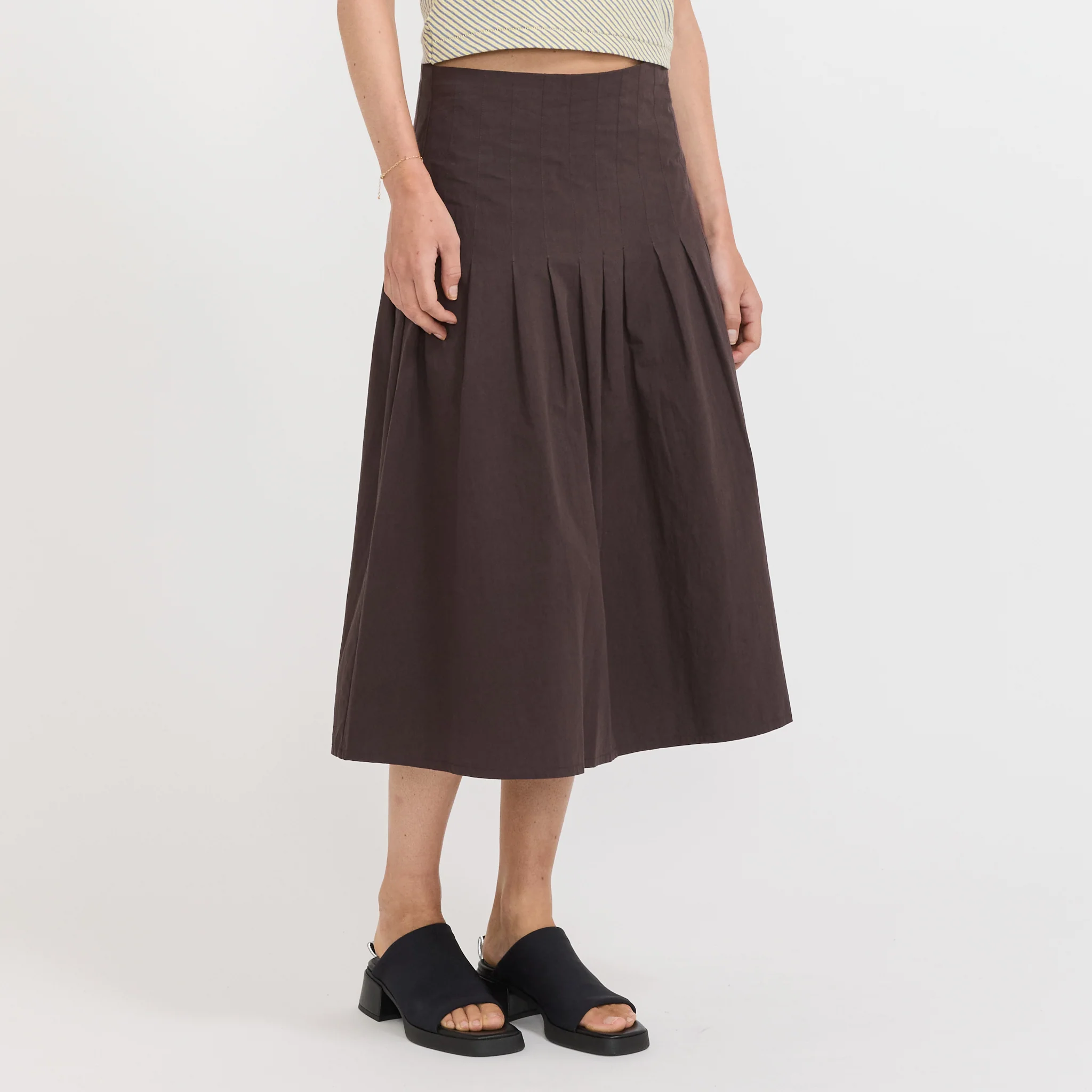 Crushed Cotton Pleated Skirt Chocolate - Image 3