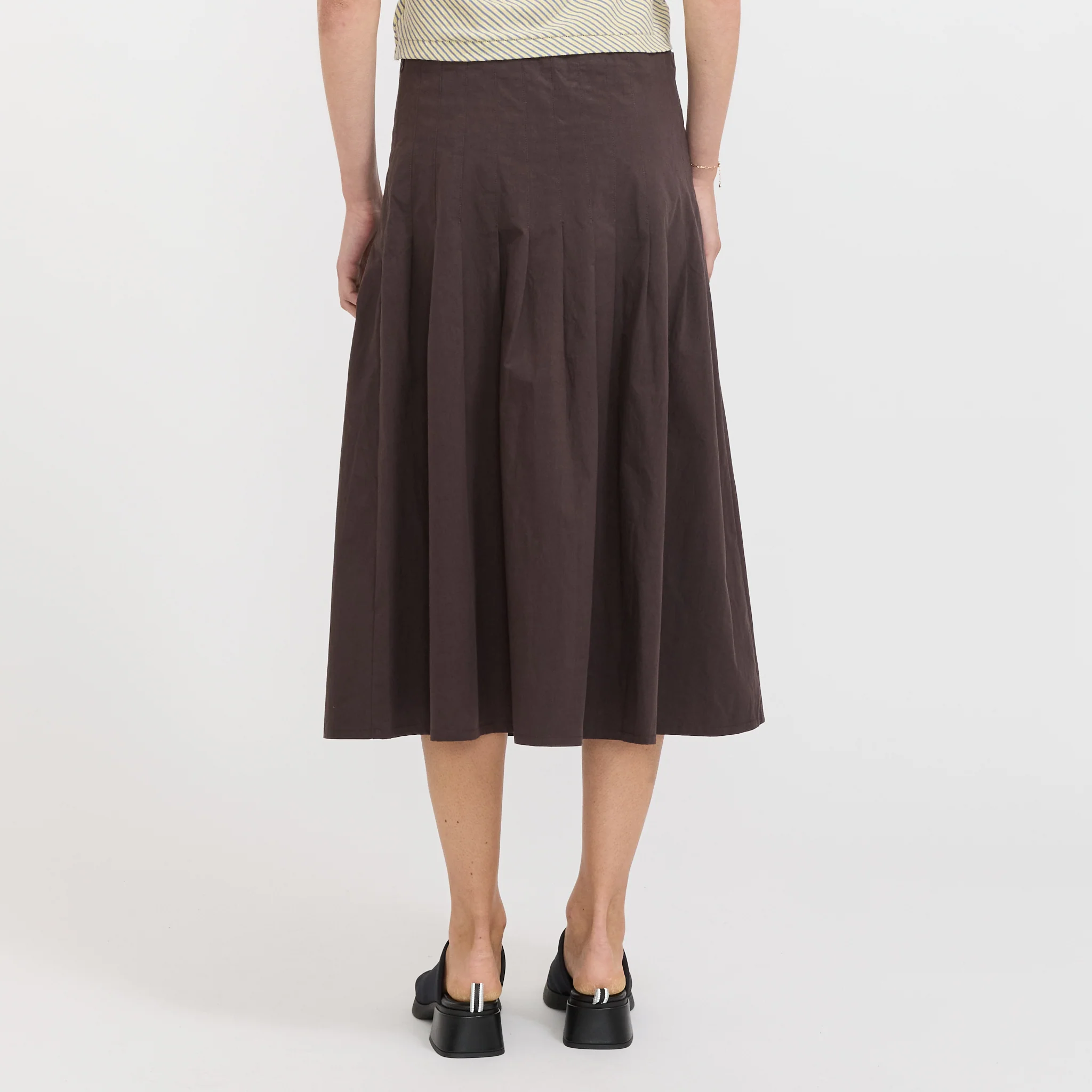 Crushed Cotton Pleated Skirt Chocolate - Image 4