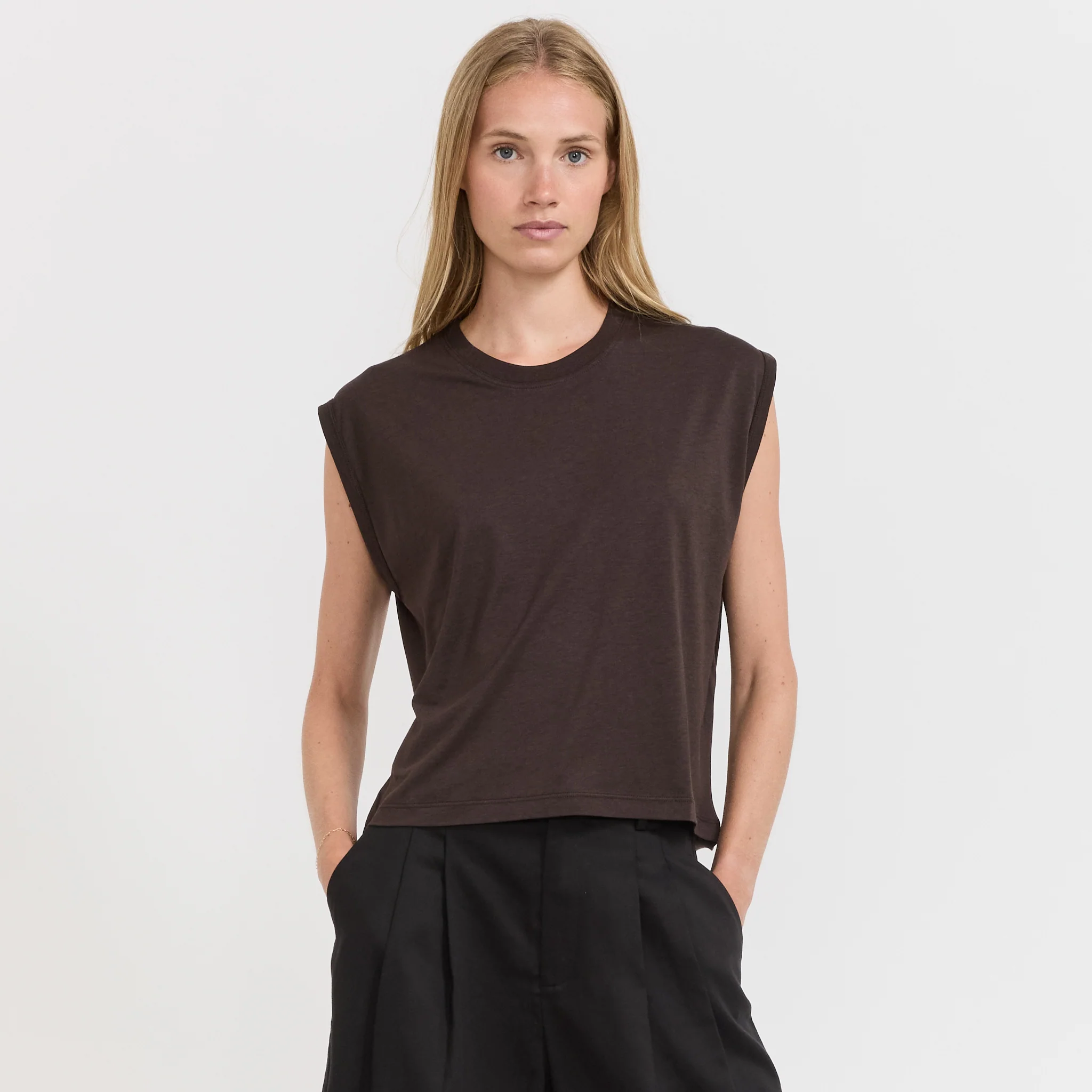 Deedo Sleeveless T-Shirt Espresso