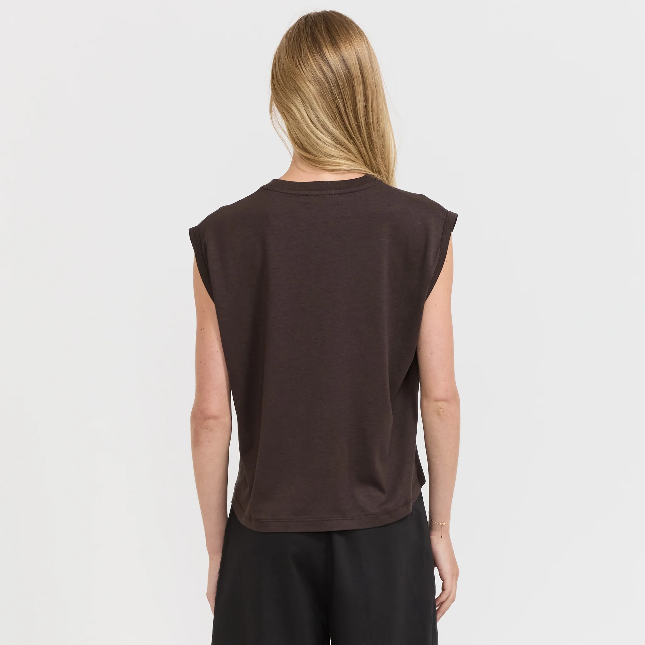 Deedo Sleeveless T-Shirt Espresso - Image 4