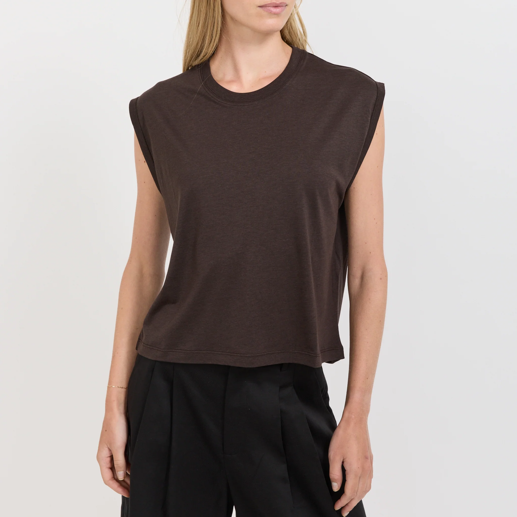Deedo Sleeveless T-Shirt Espresso - Image 5