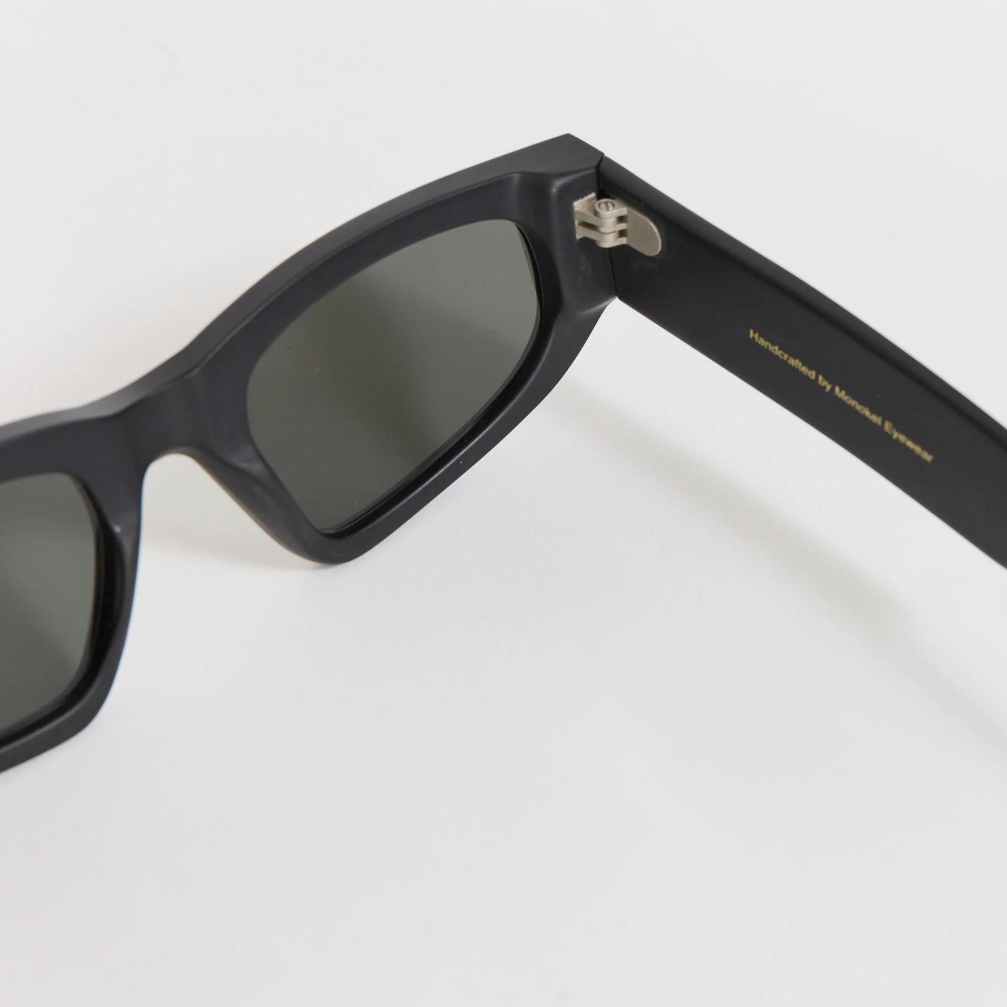 Eclipse Matte Black | Green Solid Lens - Image 3