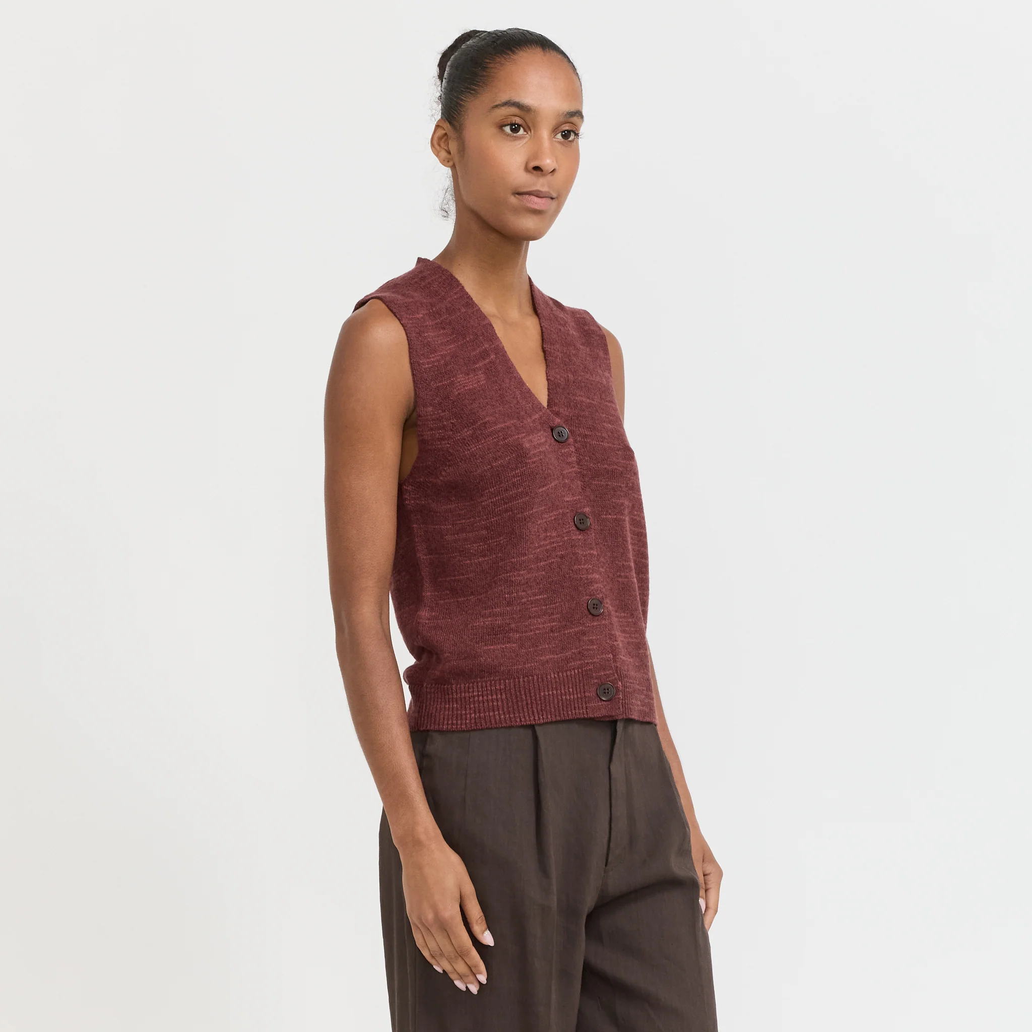 Fine Knitted Linen Cotton Tank Beetroot - Image 3