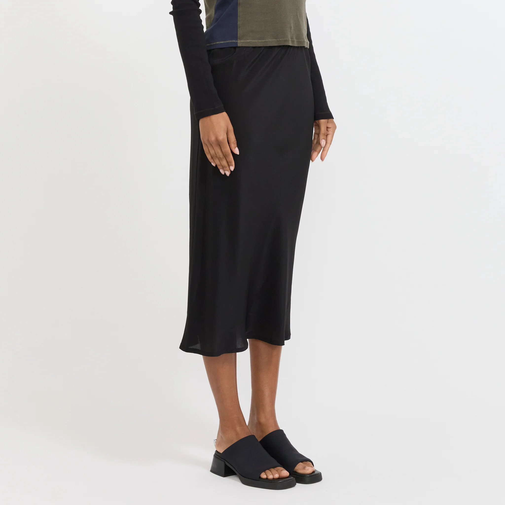 Fine Silk Crepe Slip Skirt Black - Image 3