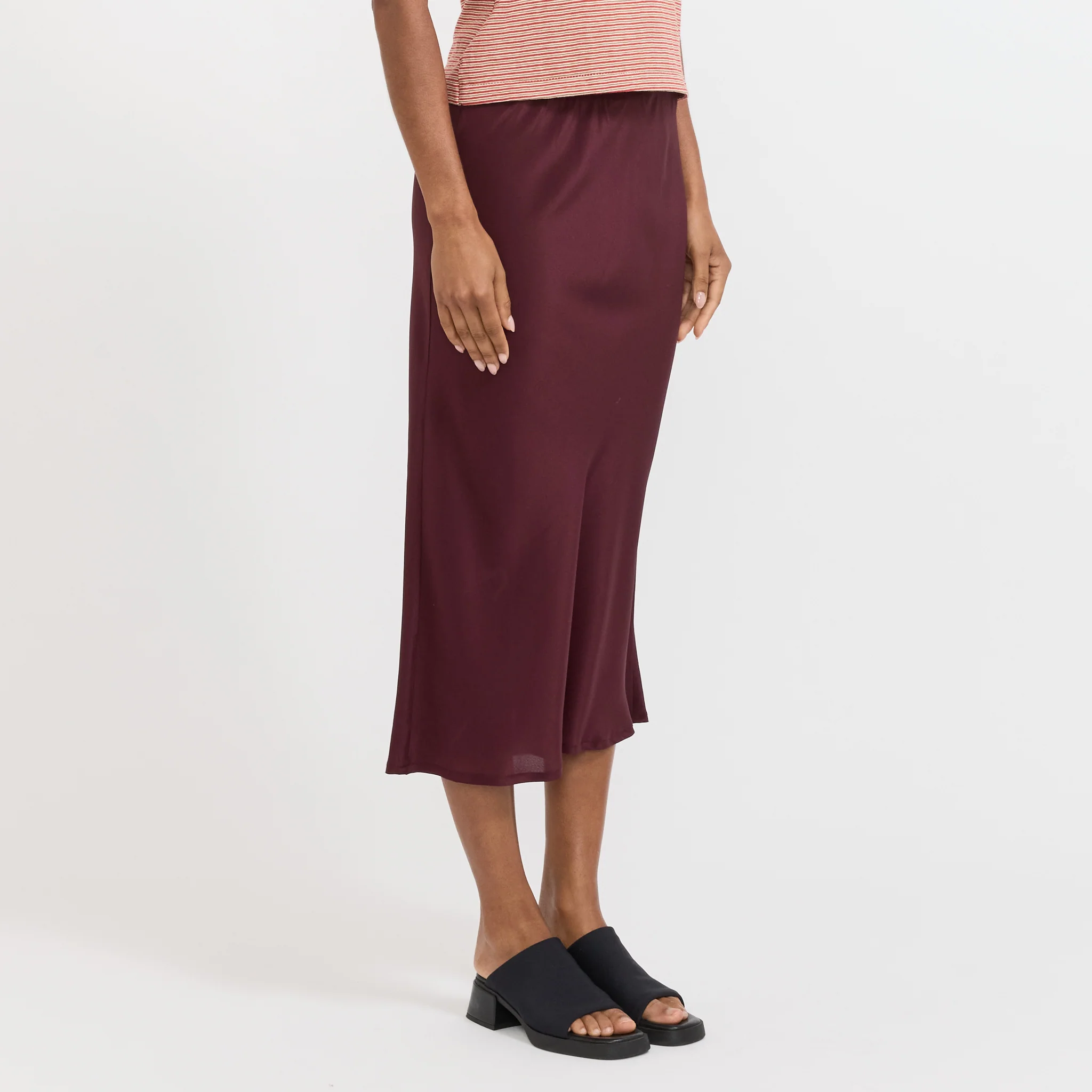 Fine Silk Crepe Slip Skirt Burgundy - Image 3
