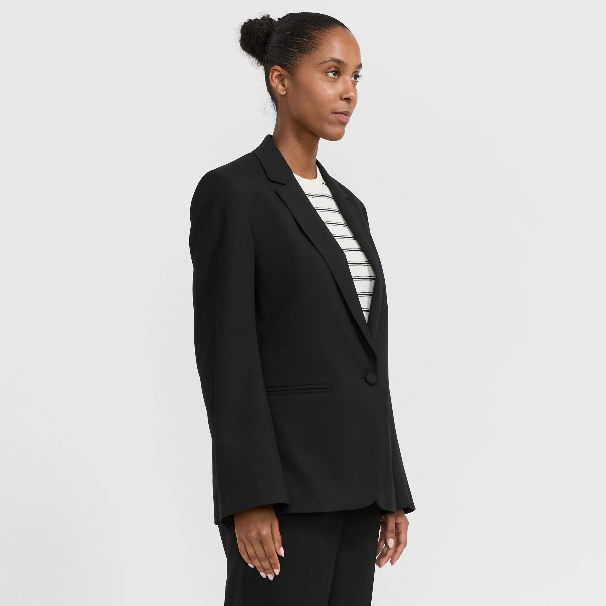 Frontier Jacket Black - Image 3
