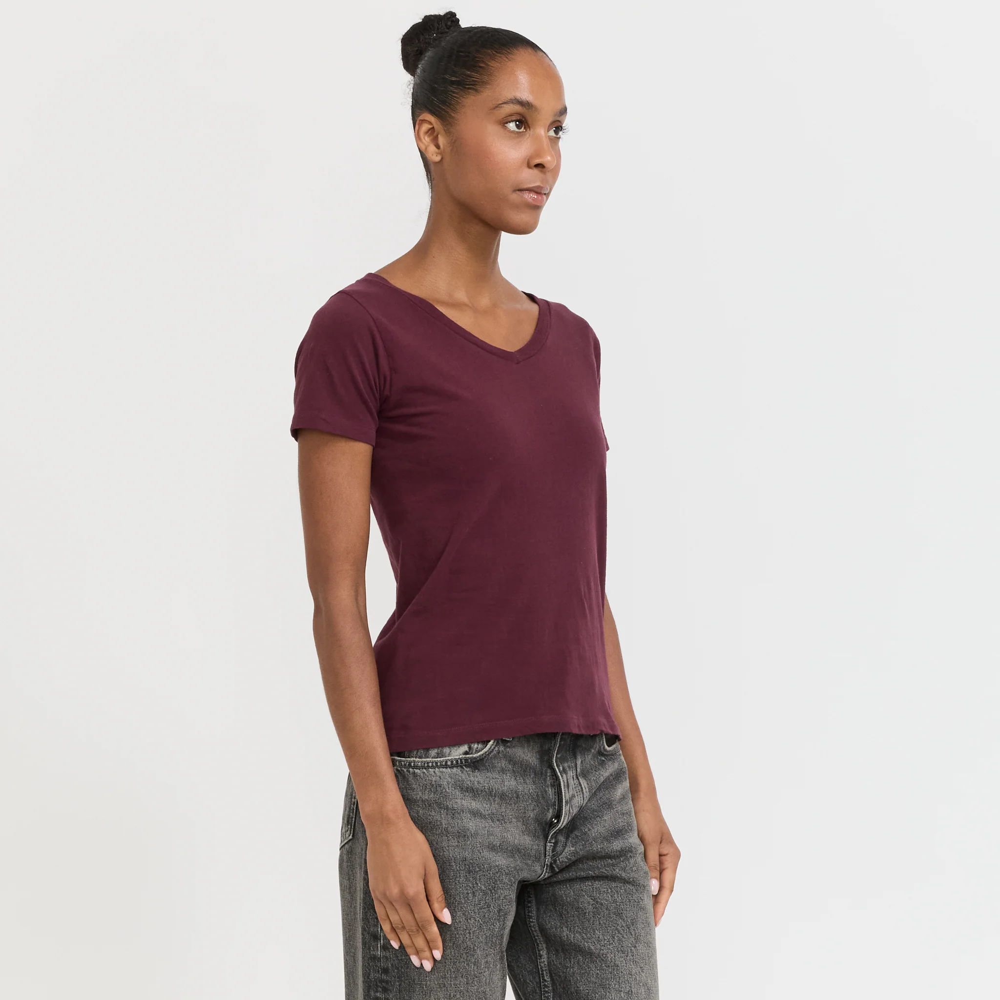 Gamipy V-Neck T-Shirt Mahogany - Image 3