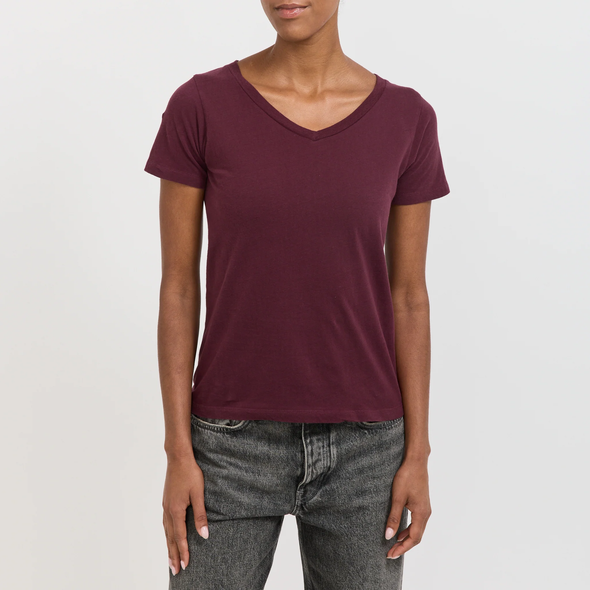 Gamipy V-Neck T-Shirt Mahogany - Image 5