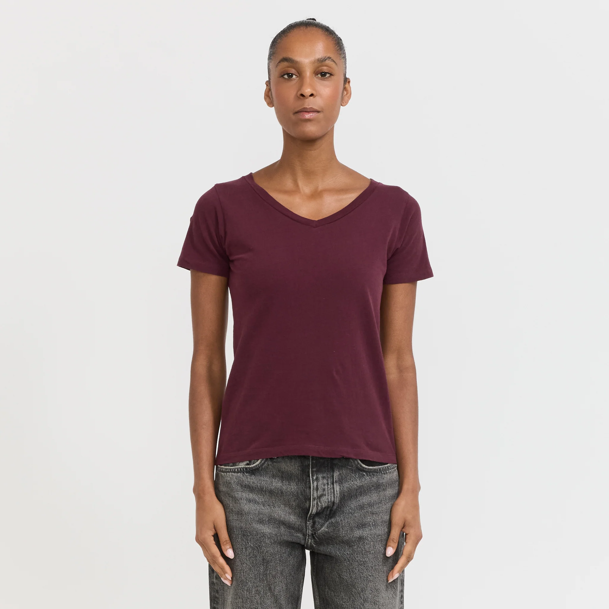 Gamipy V-Neck T-Shirt Mahogany - Image 6