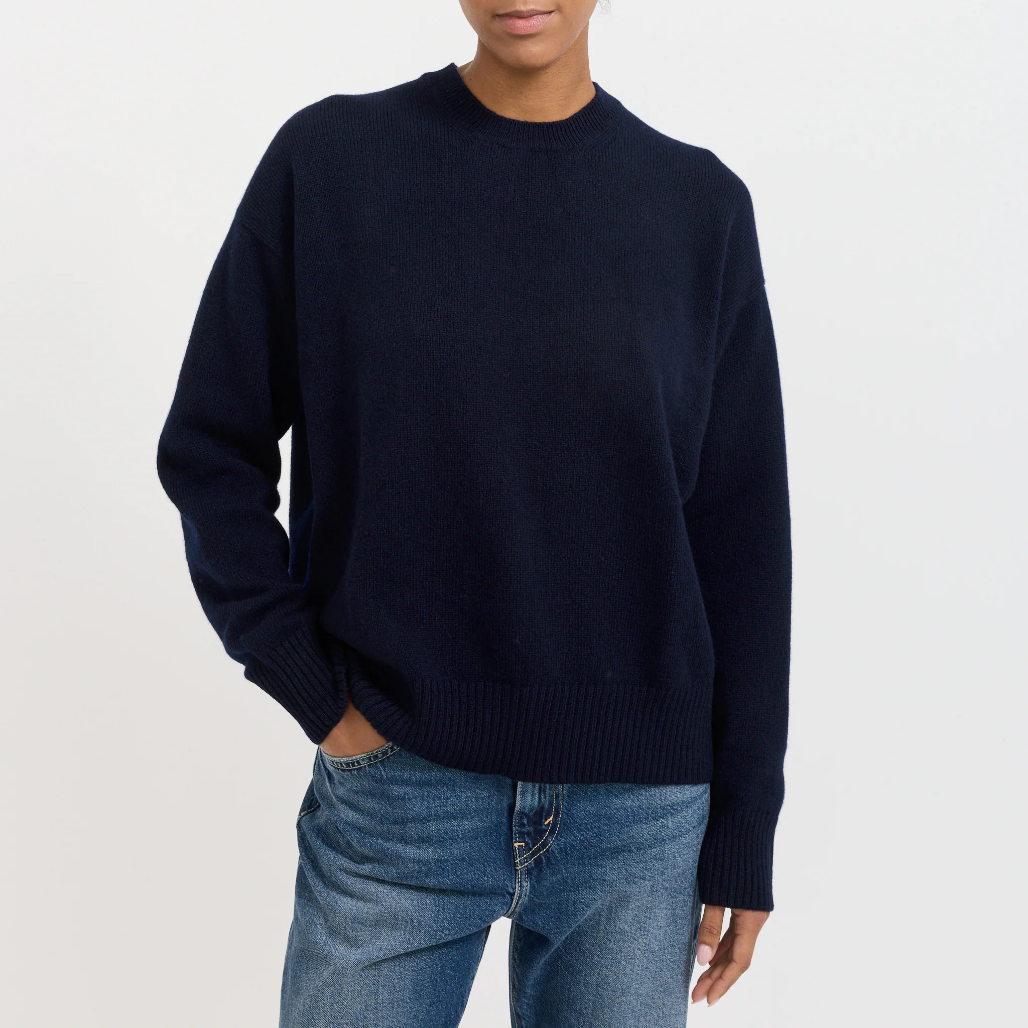 Innes Slouch Crewneck Navy - Image 5