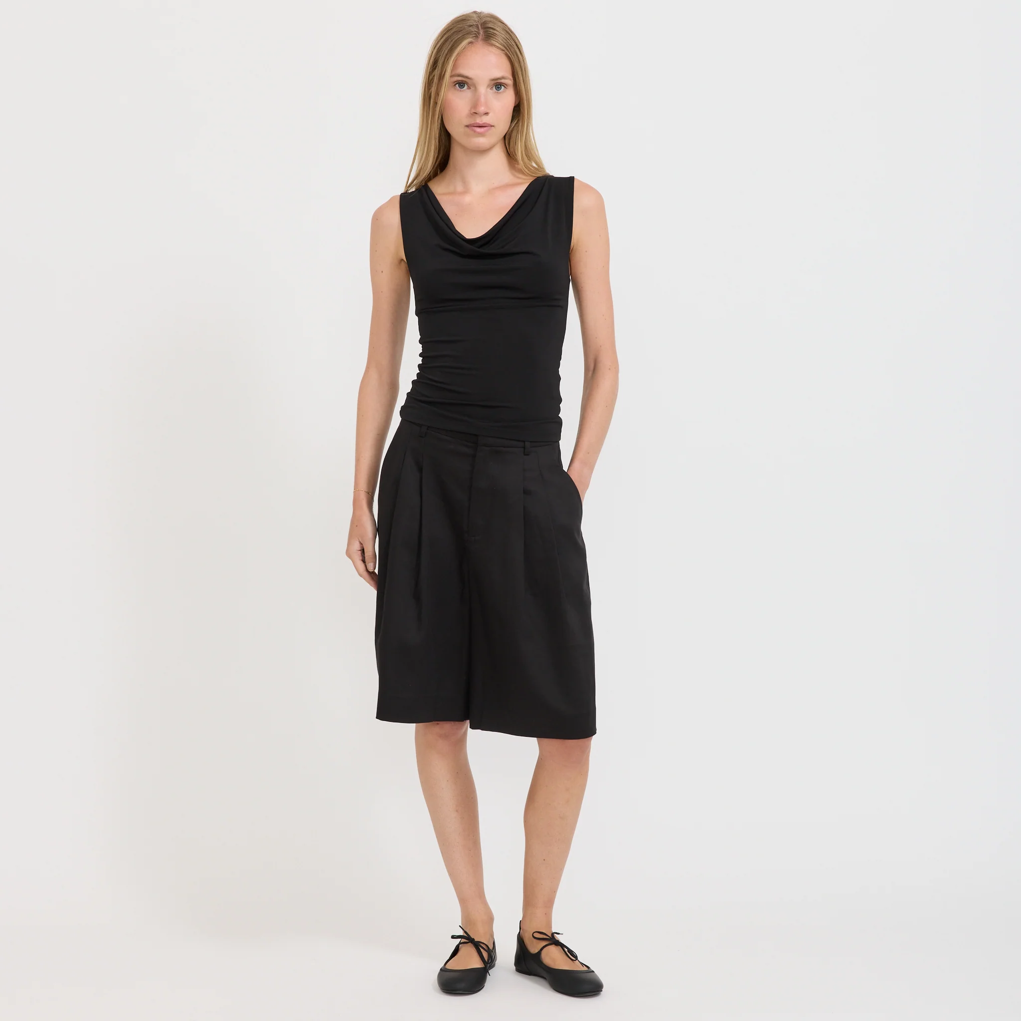 Junia Shorts Black - Image 2