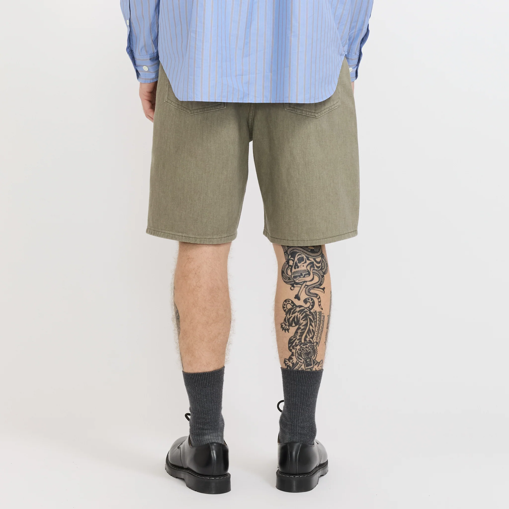 Korshavn Relaxed 5 Pocket Resist Dyed Twill Short Vetiver - Image 4