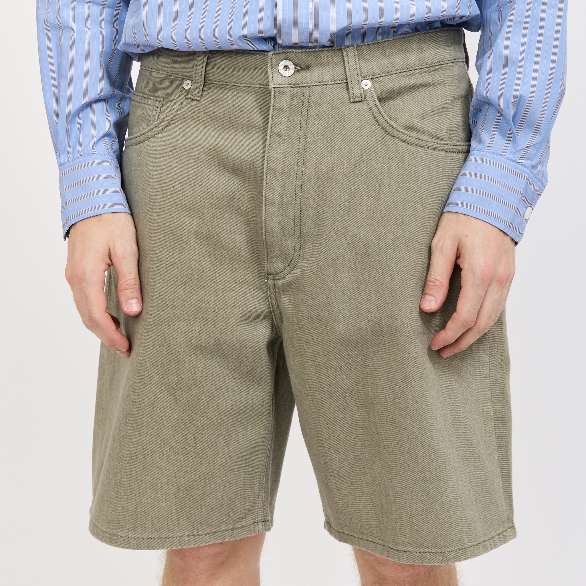 Korshavn Relaxed 5 Pocket Resist Dyed Twill Short Vetiver - Image 5