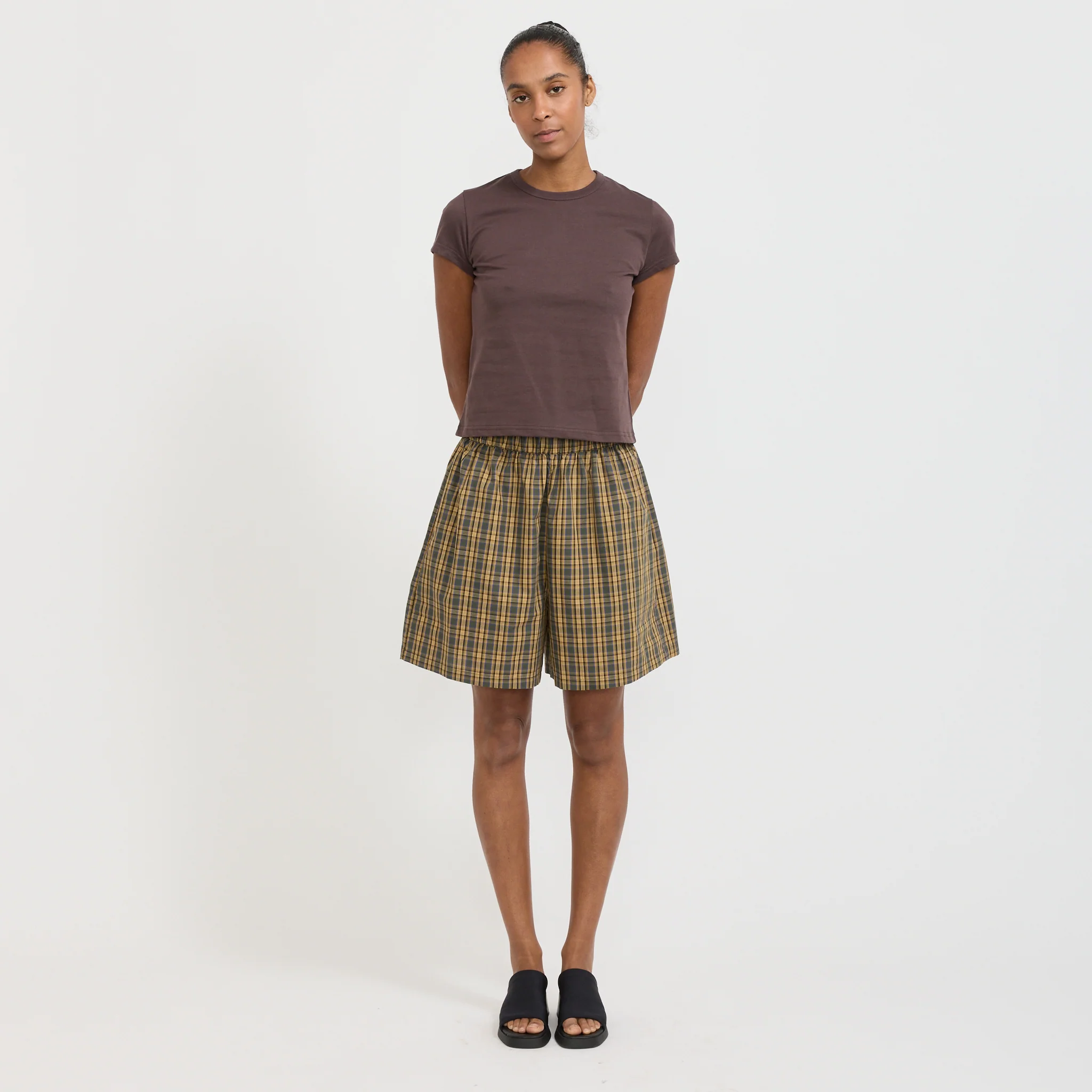 Laina Tee Brown - Image 2