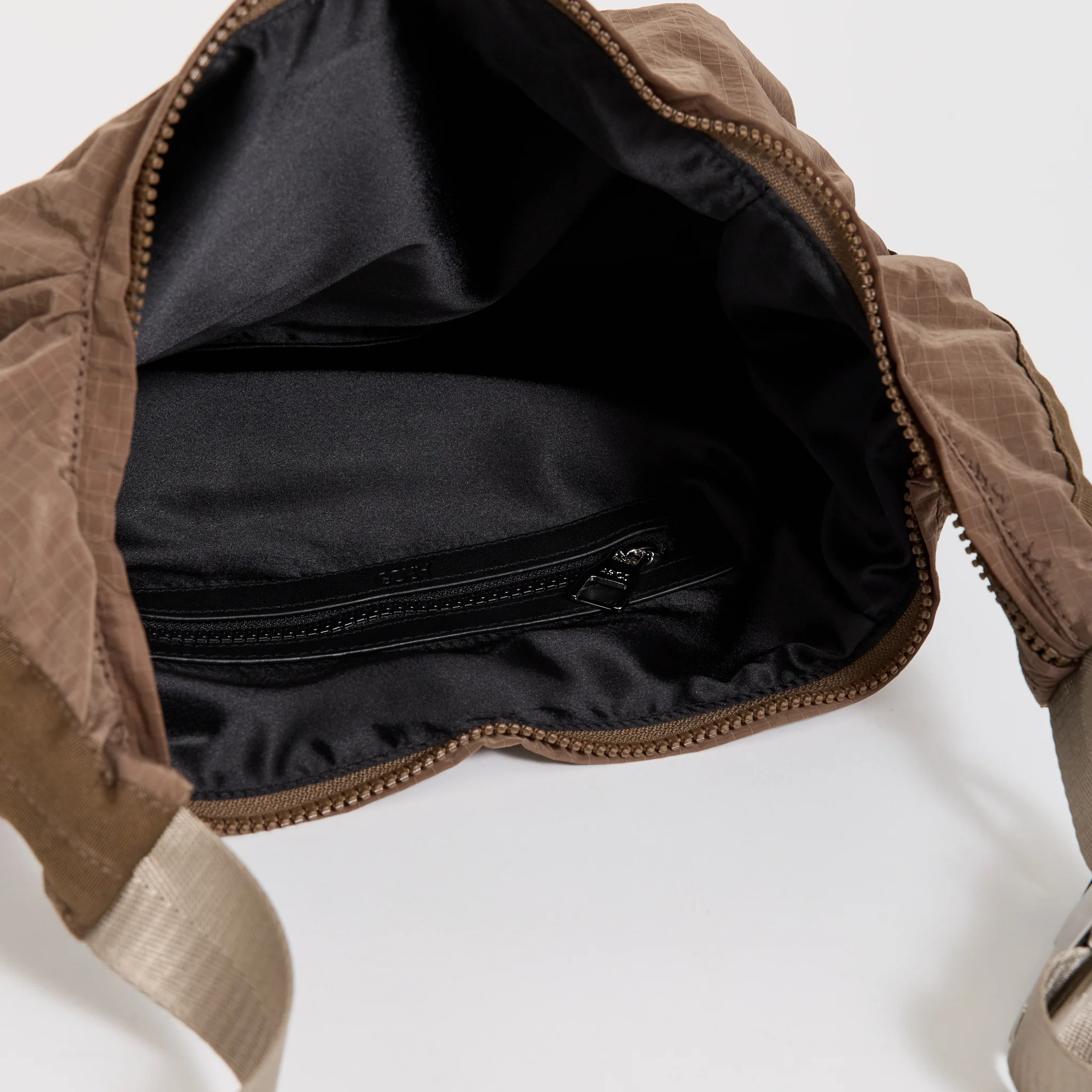 Little Hey Sling Bag Cub - Image 4