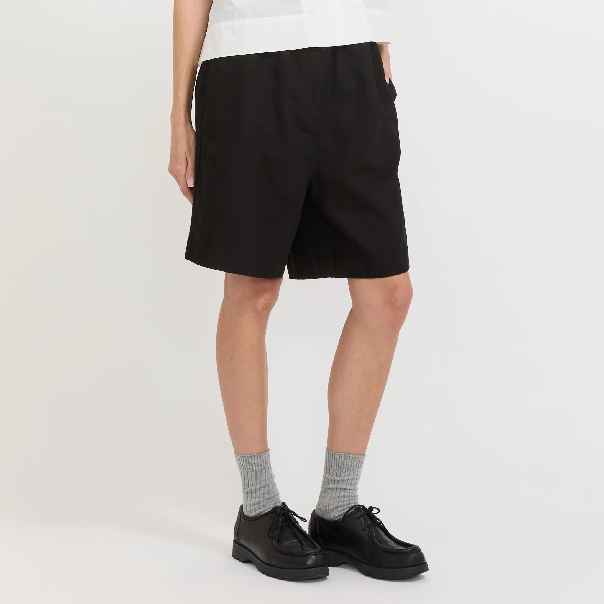 Pale Linen Banding Shorts Black - Image 3