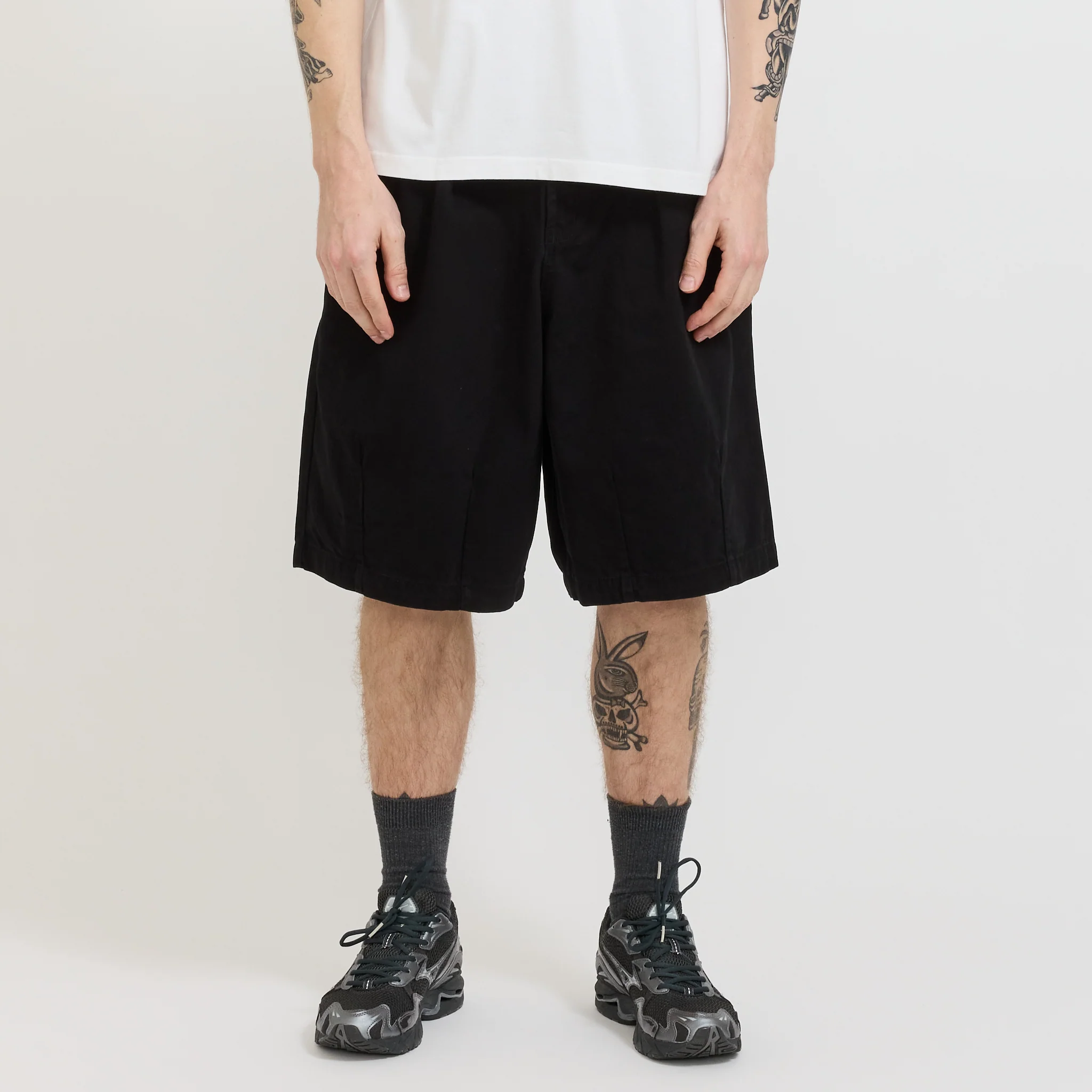 Pleated Balloon Shorts Black - Image 8