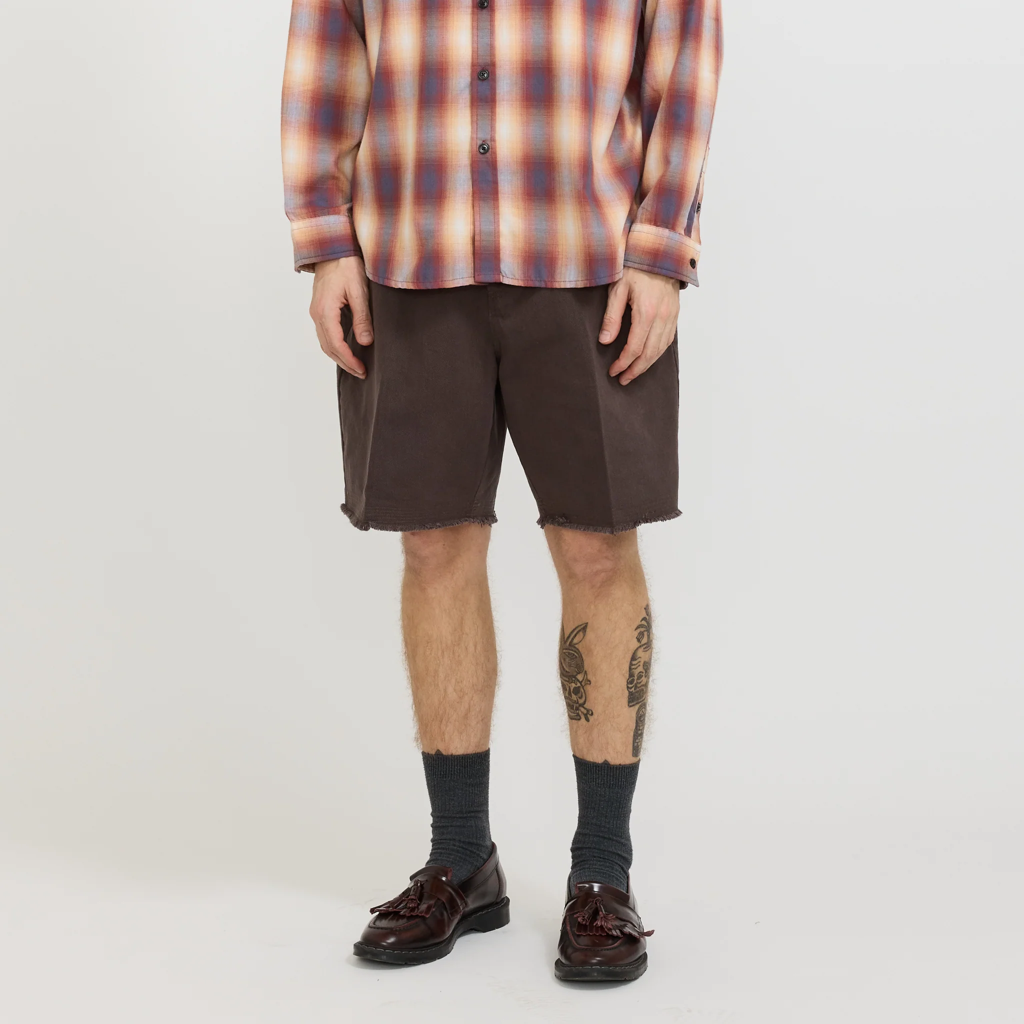 Pleated Short Dark Grey - Image 7