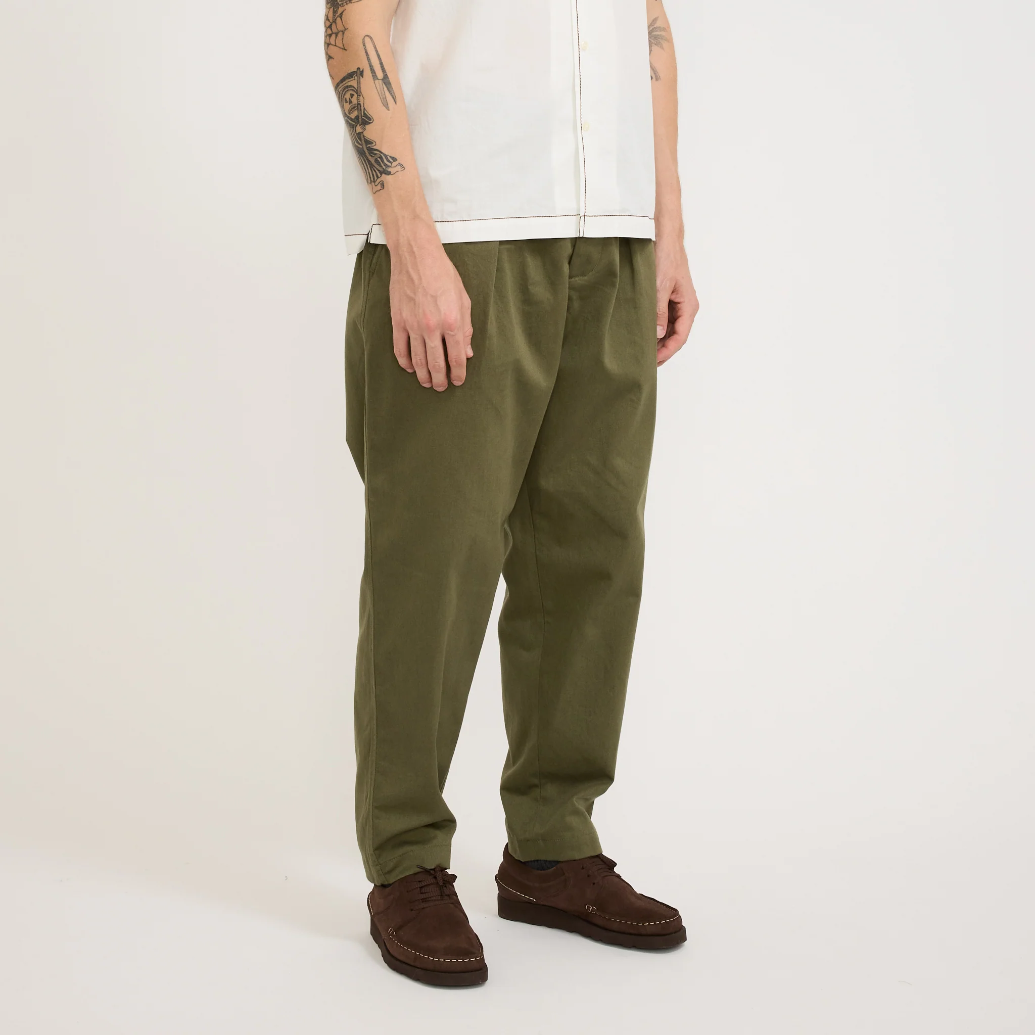 Pleated Track Pant Twill Light Olive - Image 3