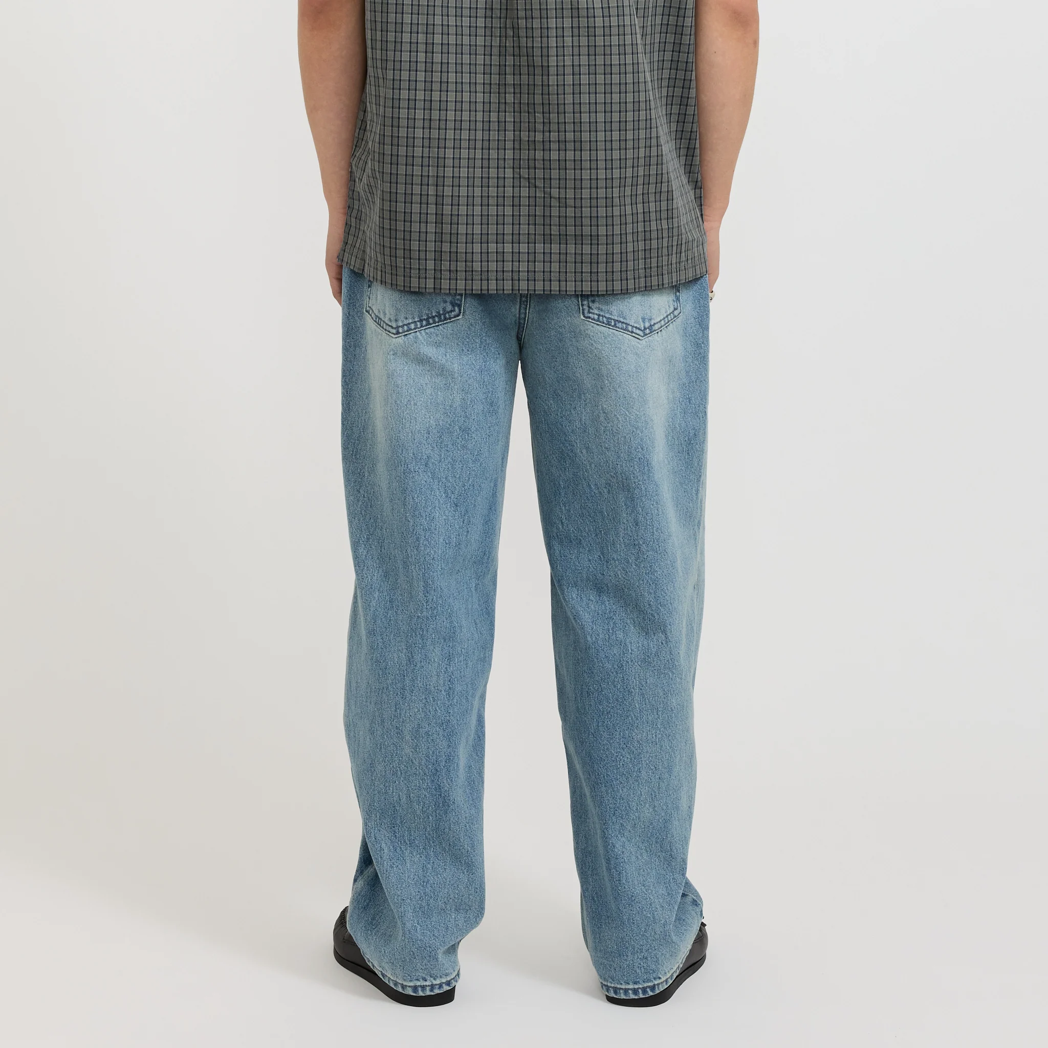 Relaxed Jeans Washed Blue - Image 4