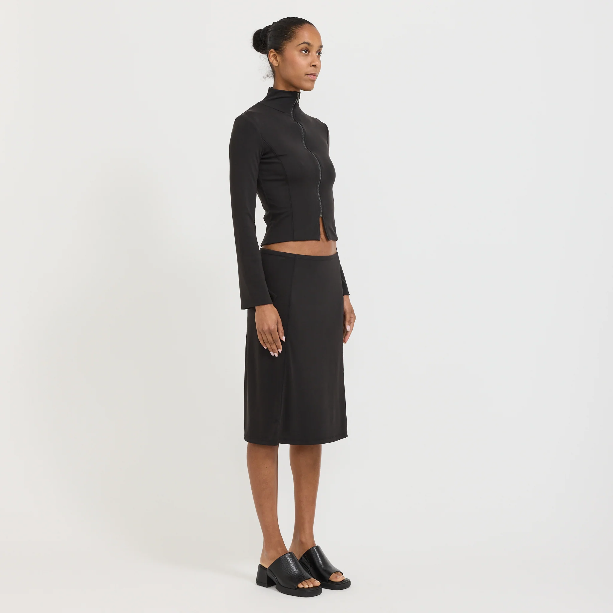 Resonance Zip Cardigan Black - Image 2