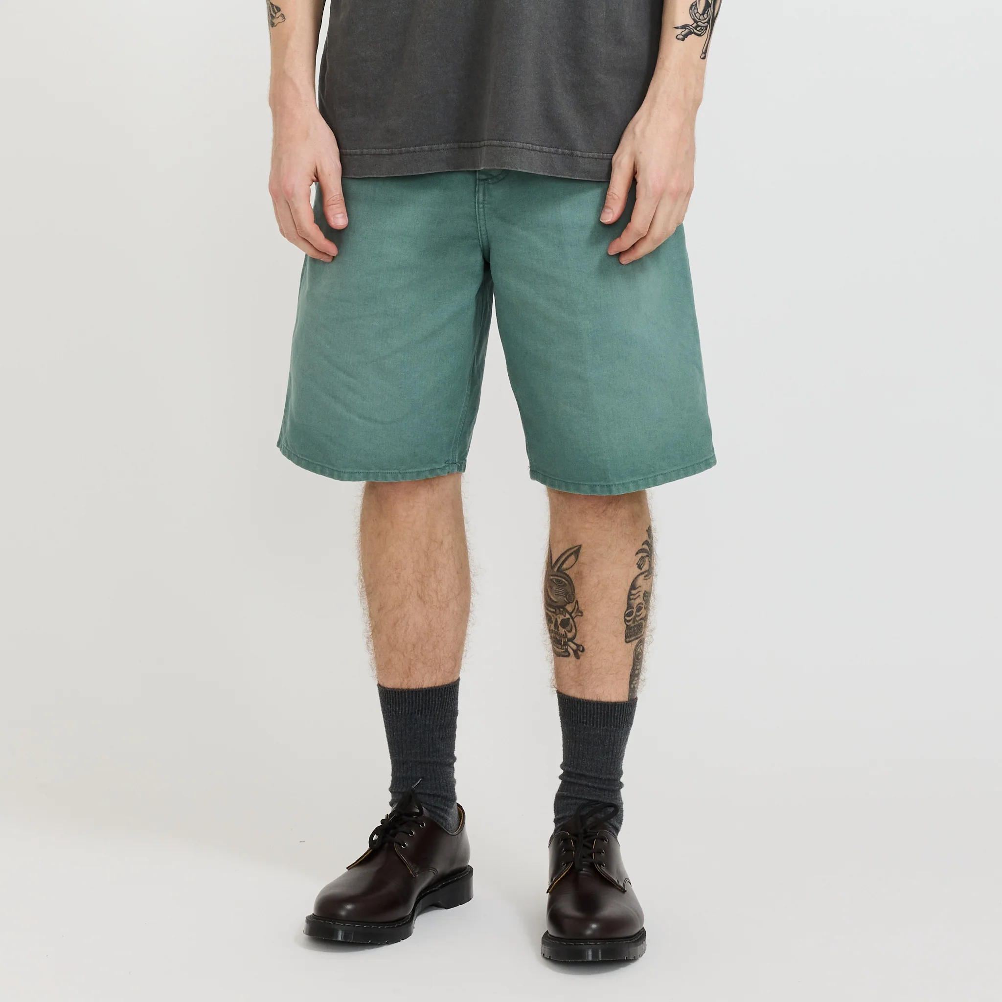 Single Knee Short Silver Pine - Image 7