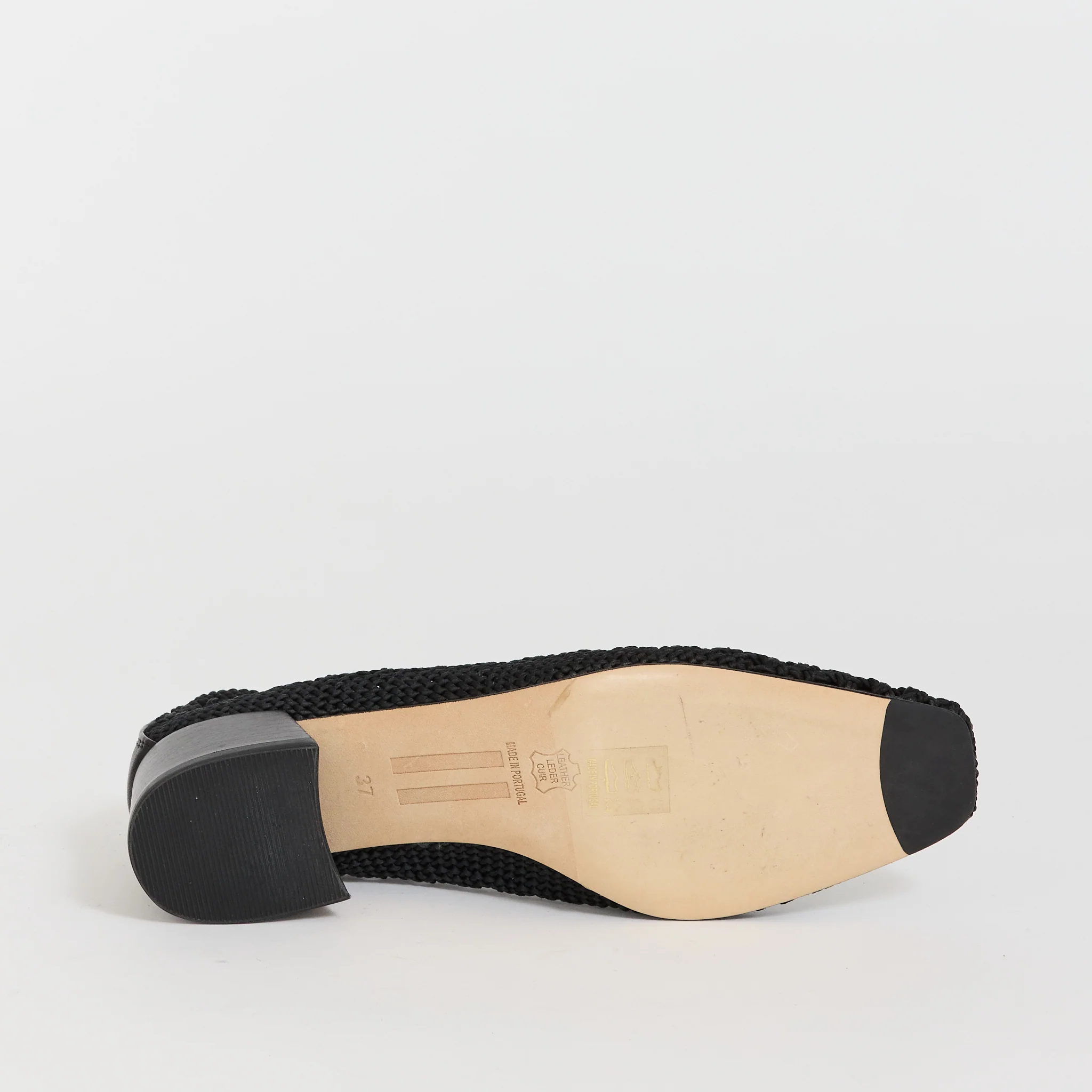 Taissa Courts Black - Image 3