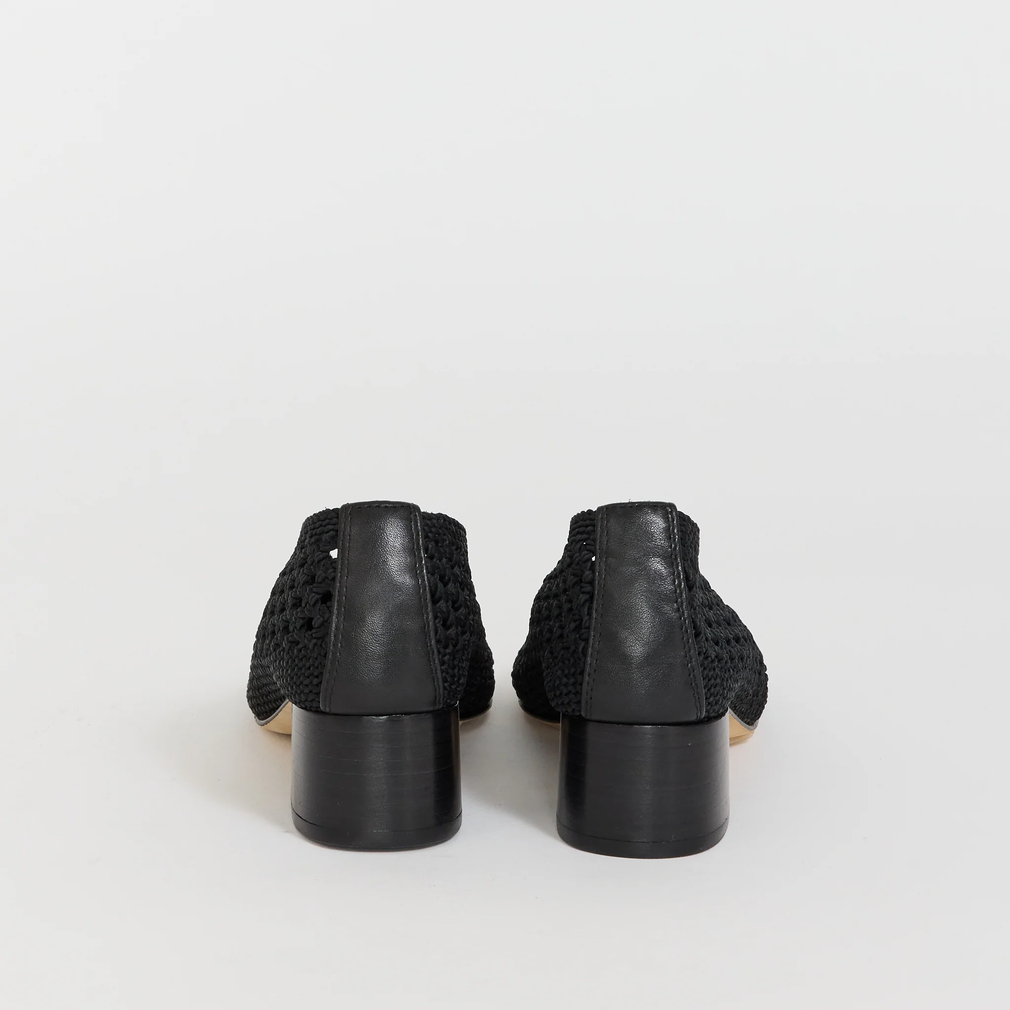 Taissa Courts Black - Image 4