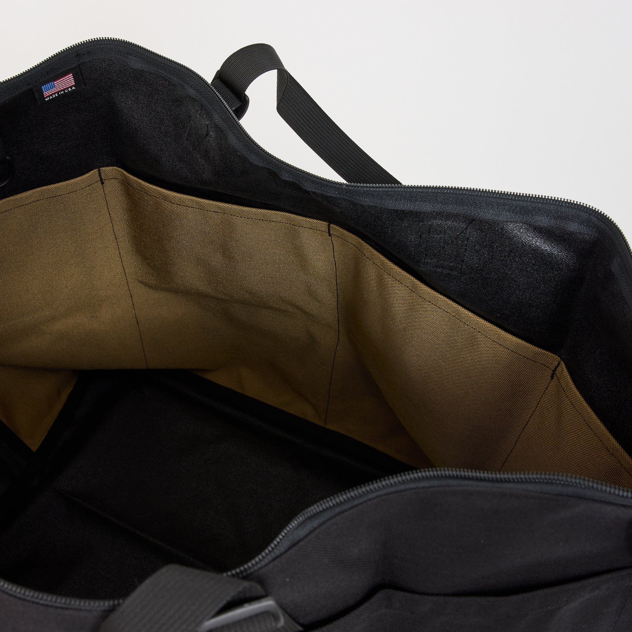 Traveler Duffle Black - Image 5
