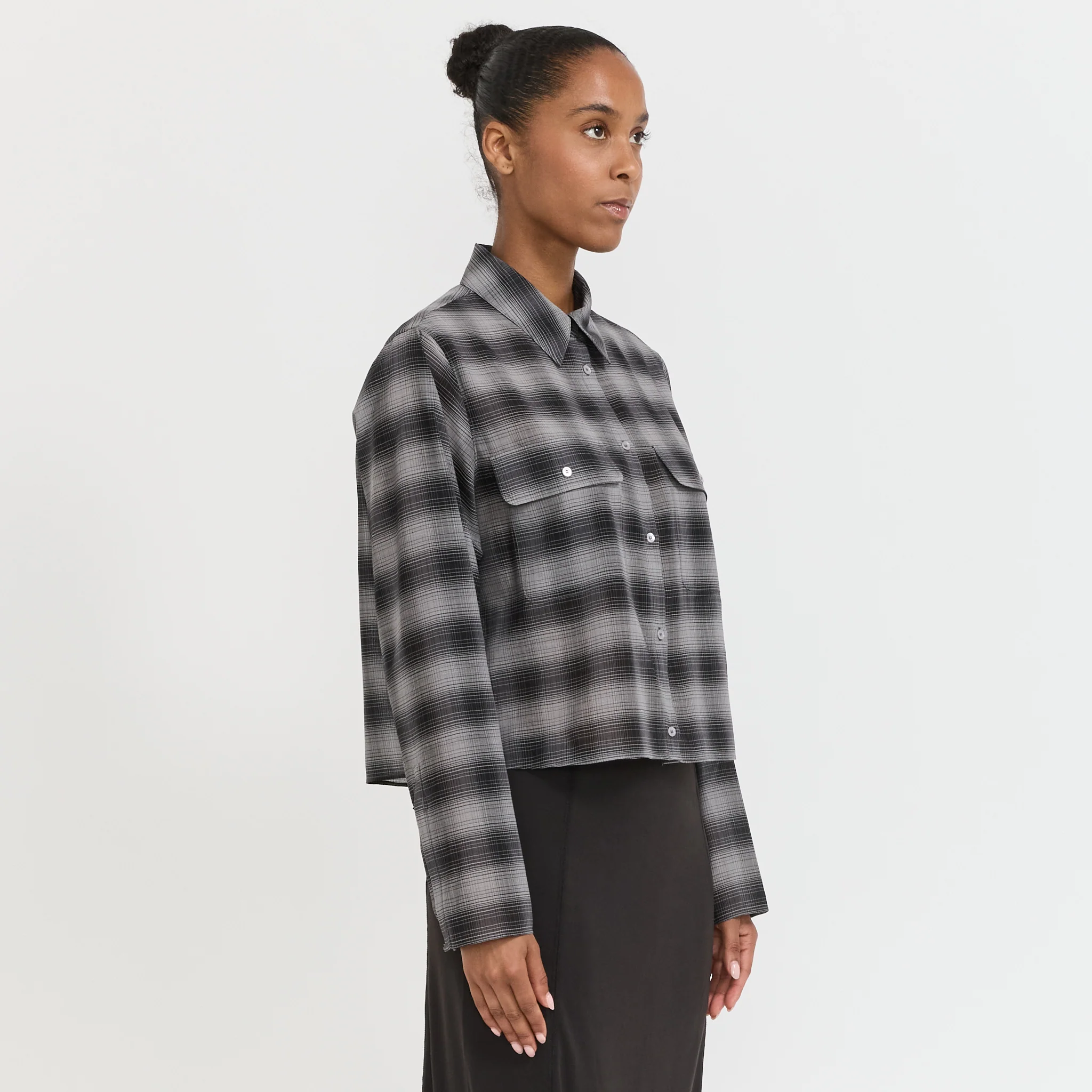Wool Cropped Check Shirt Charcoal - Image 3