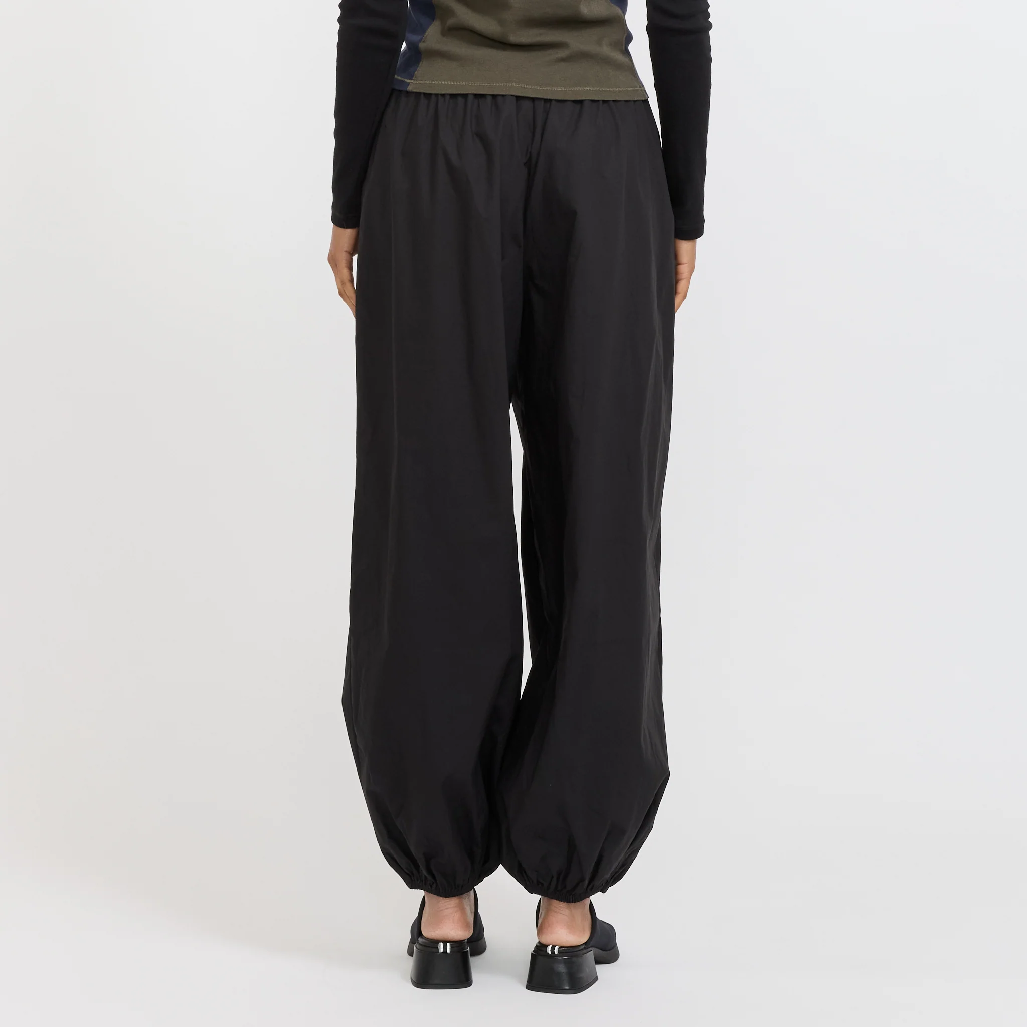 Yan Pants Black - Image 4